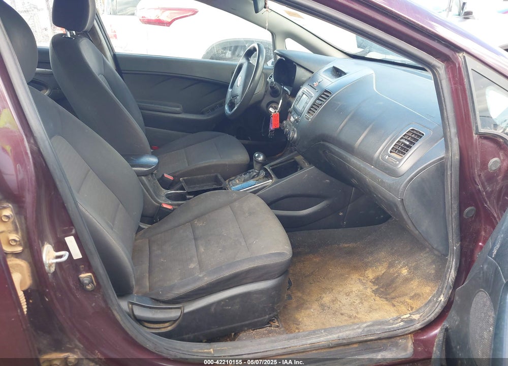 2017 KIA FORTE VIN: 3KPFL4A79HE153385