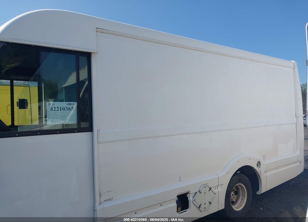 2013 ISUZU COMMERCIAL VAN VIN: JALB4T17XD7W01325