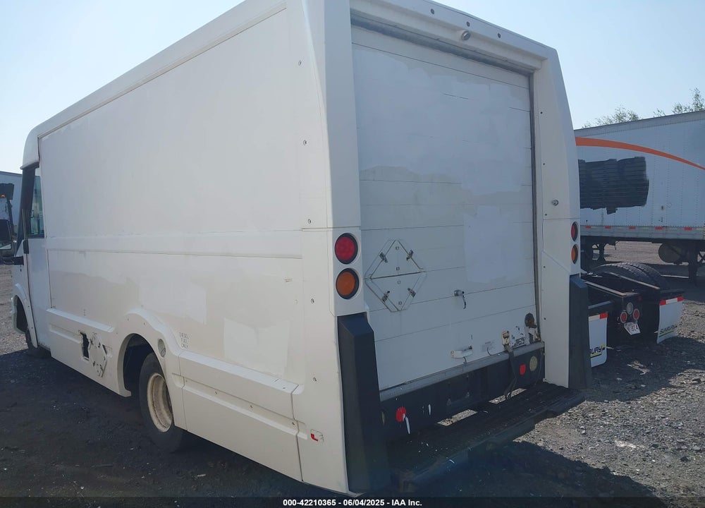 2013 ISUZU COMMERCIAL VAN VIN: JALB4T17XD7W01325