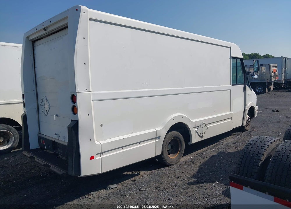 2013 ISUZU COMMERCIAL VAN VIN: JALB4T17XD7W01325
