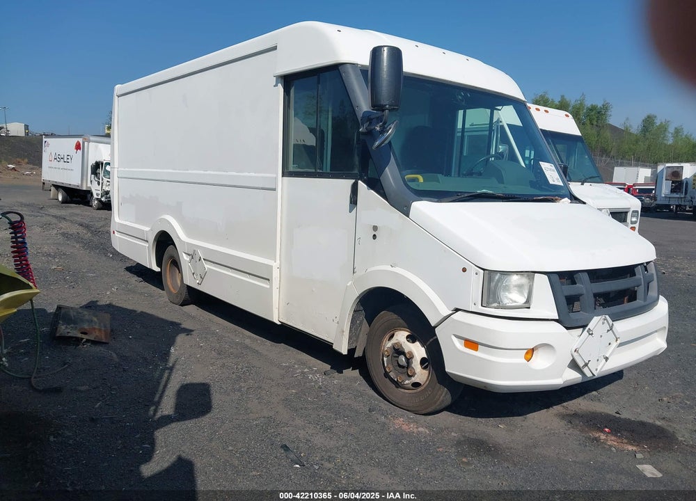 2013 ISUZU COMMERCIAL VAN VIN: JALB4T17XD7W01325