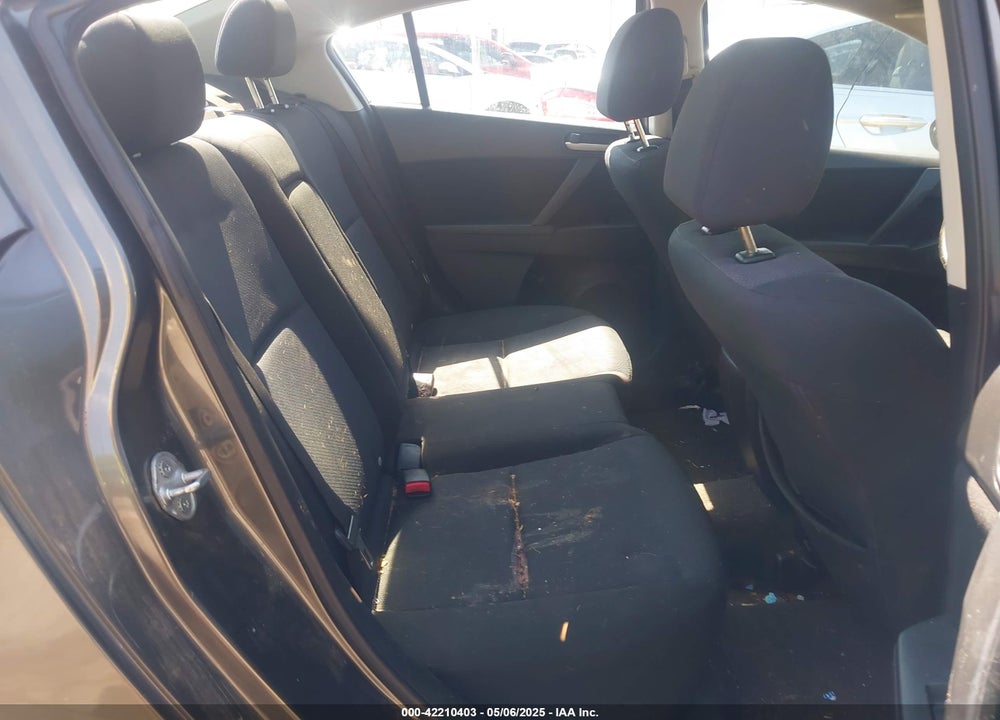 2011 MAZDA MAZDA3 VIN: JM1BL1VF0B1389738