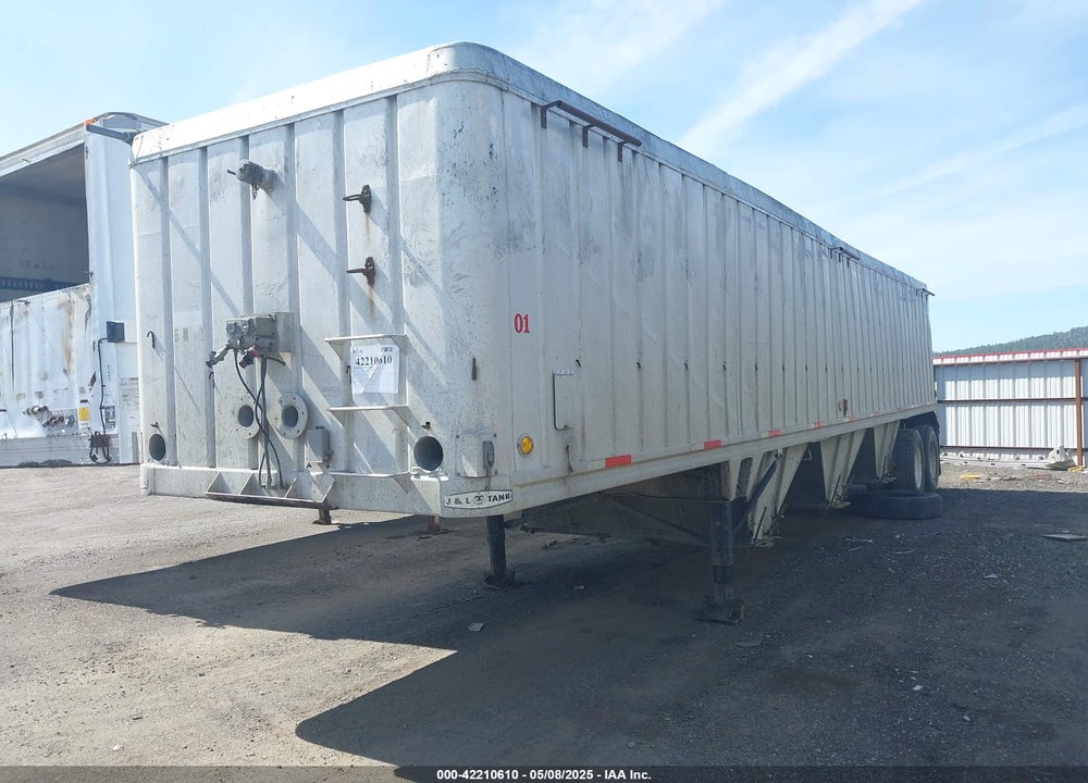 1970 TRAILER J&L TANK VIN: X7121