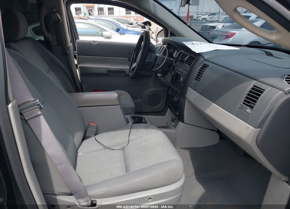 2008 DODGE DURANGO SXT VIN: 1D8HB38N68F155970