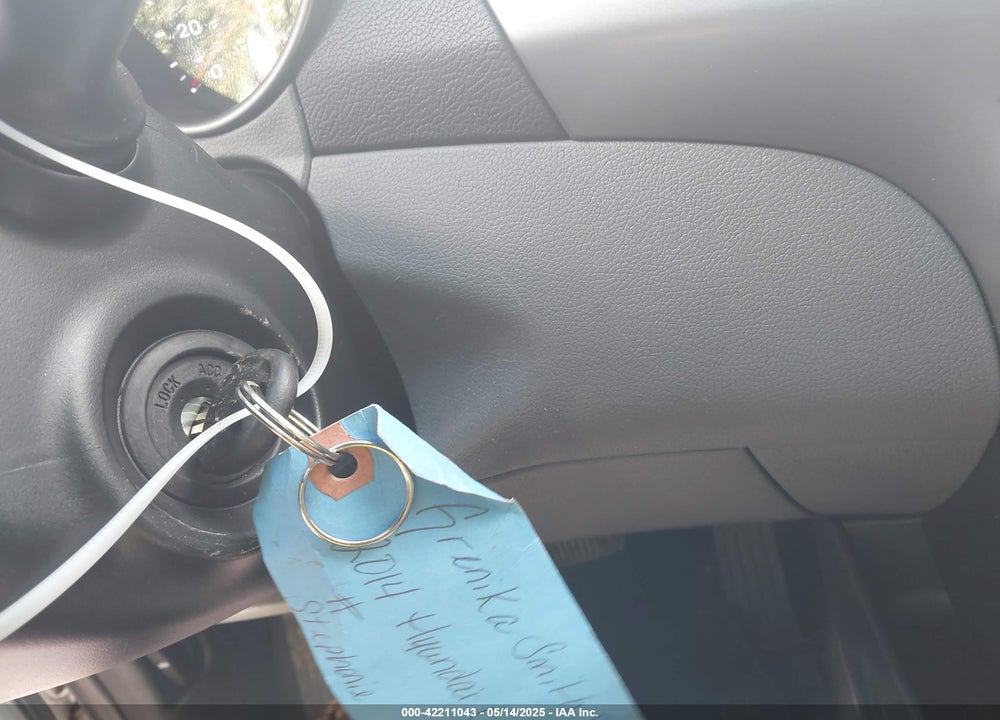 2014 HYUNDAI ELANTRA VIN: 5NPDH4AE2EH492388