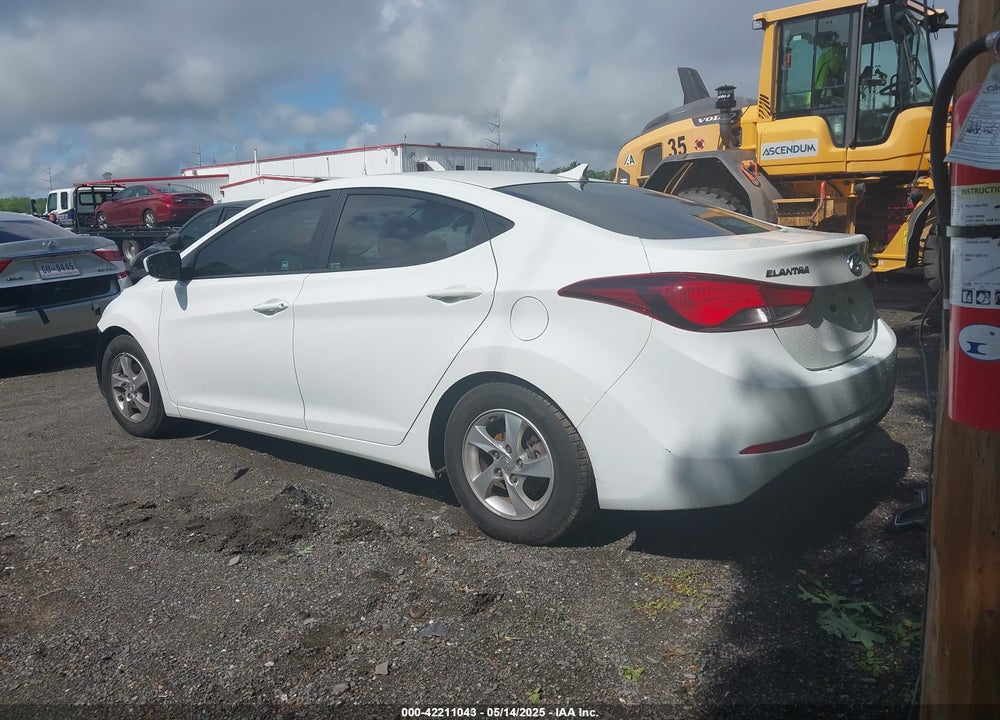 2014 HYUNDAI ELANTRA VIN: 5NPDH4AE2EH492388