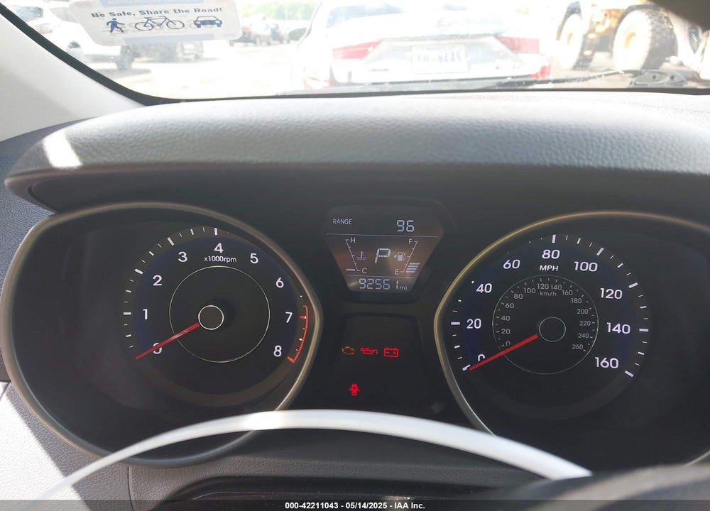 2014 HYUNDAI ELANTRA VIN: 5NPDH4AE2EH492388