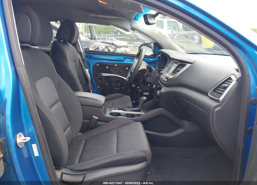 2016 HYUNDAI TUCSON SE VIN: KM8J3CA46GU158341