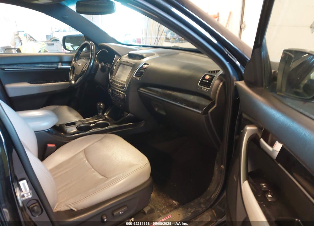 2015 KIA SORENTO LIMITED V6 VIN: 5XYKW4A73FG580048