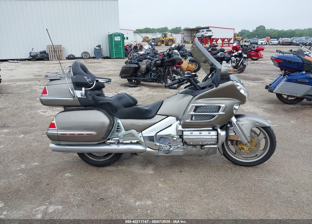 2004 HONDA GL1800 VIN: 1HFSC47074A300296