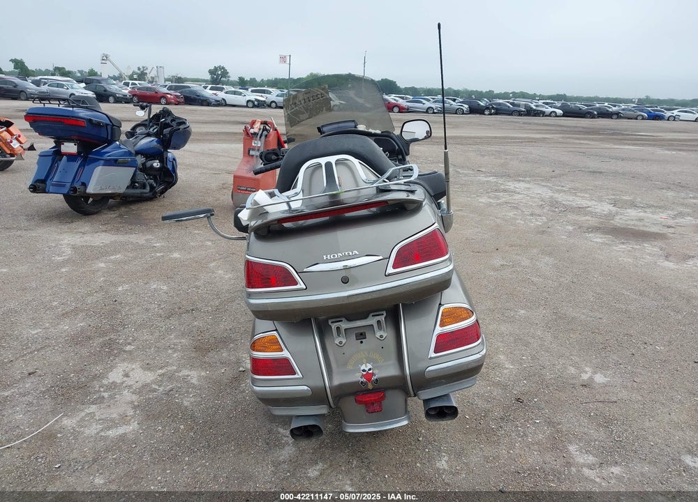 2004 HONDA GL1800 VIN: 1HFSC47074A300296