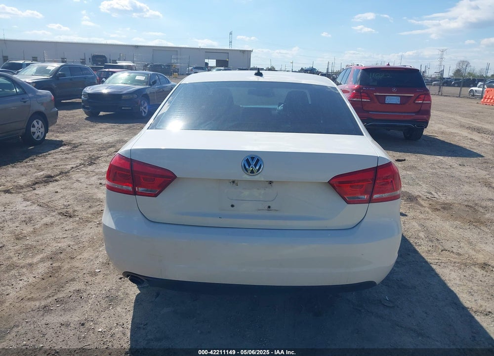 2012 VOLKSWAGEN PASSAT VIN: 1VWBH7A33CC066044