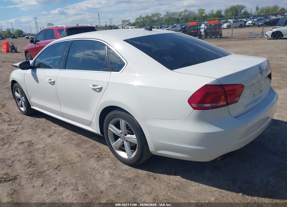 2012 VOLKSWAGEN PASSAT VIN: 1VWBH7A33CC066044