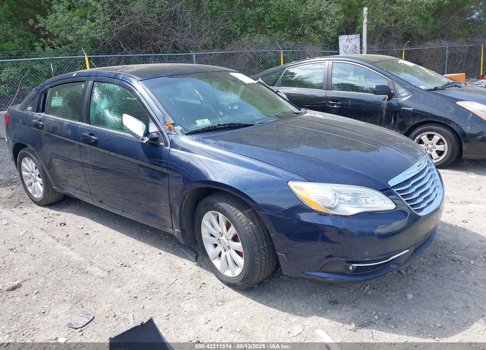 2014 CHRYSLER 200 VIN: 1C3CCBCG2EN192433