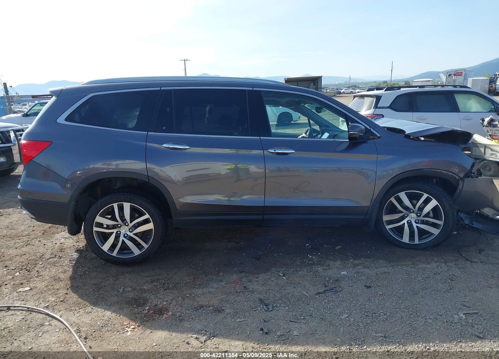 2018 HONDA PILOT VIN: 5FNYF6H07JB045755