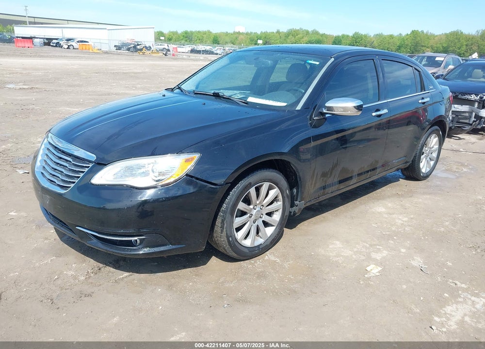 2013 CHRYSLER 200 VIN: 1C3CCBCG1DN542682