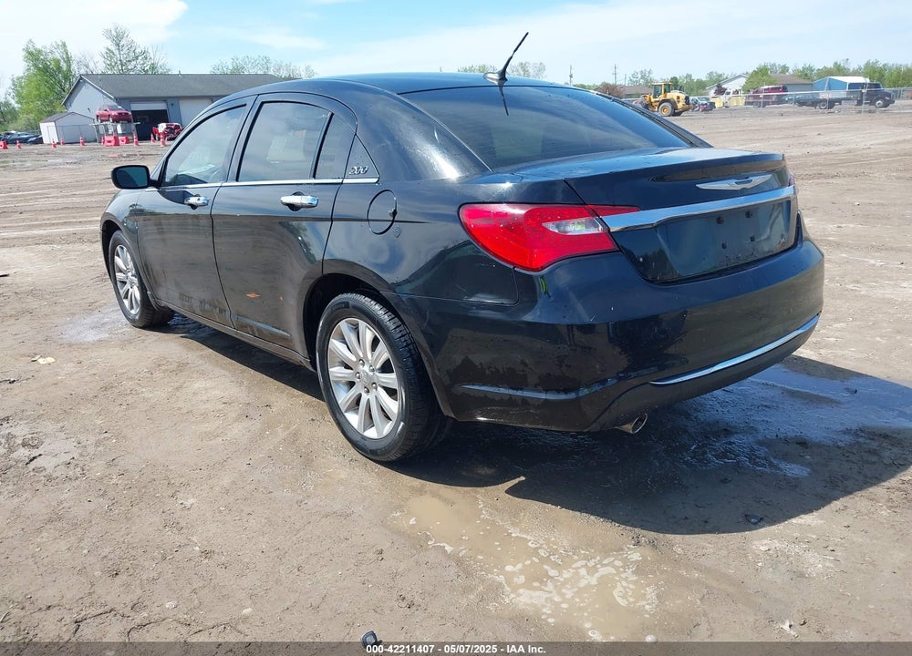 2013 CHRYSLER 200 VIN: 1C3CCBCG1DN542682
