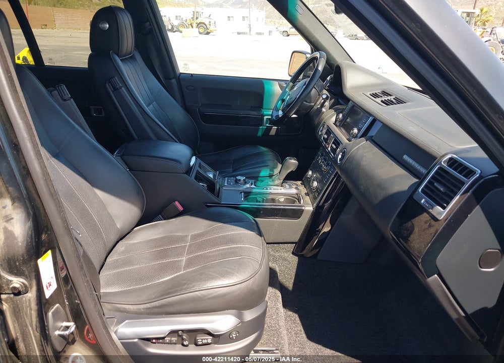 2011 LAND ROVER RANGE ROVER VIN: SALMF1D45BA354685