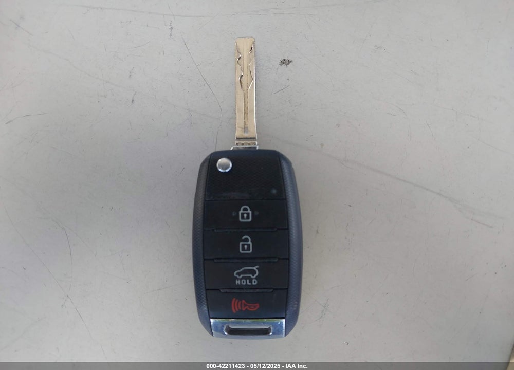 2014 KIA SORENTO VIN: 5XYKT3A68EG529900