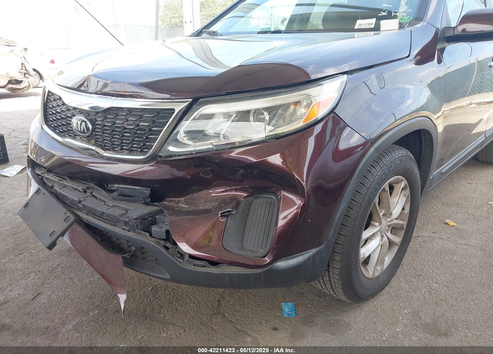 2014 KIA SORENTO VIN: 5XYKT3A68EG529900