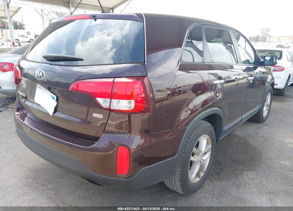 2014 KIA SORENTO VIN: 5XYKT3A68EG529900