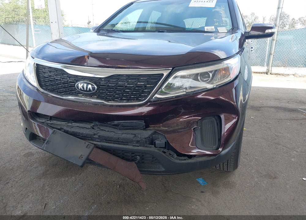 2014 KIA SORENTO VIN: 5XYKT3A68EG529900