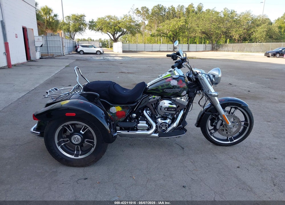 2015 HARLEY-DAVIDSON FLRT FREE WHEELER VIN: 1HD1MCM18FB850452