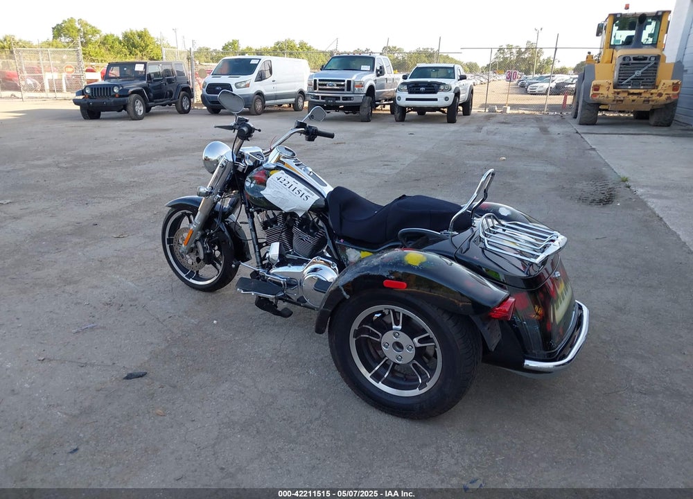 2015 HARLEY-DAVIDSON FLRT FREE WHEELER VIN: 1HD1MCM18FB850452