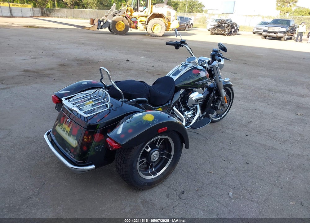 2015 HARLEY-DAVIDSON FLRT FREE WHEELER VIN: 1HD1MCM18FB850452