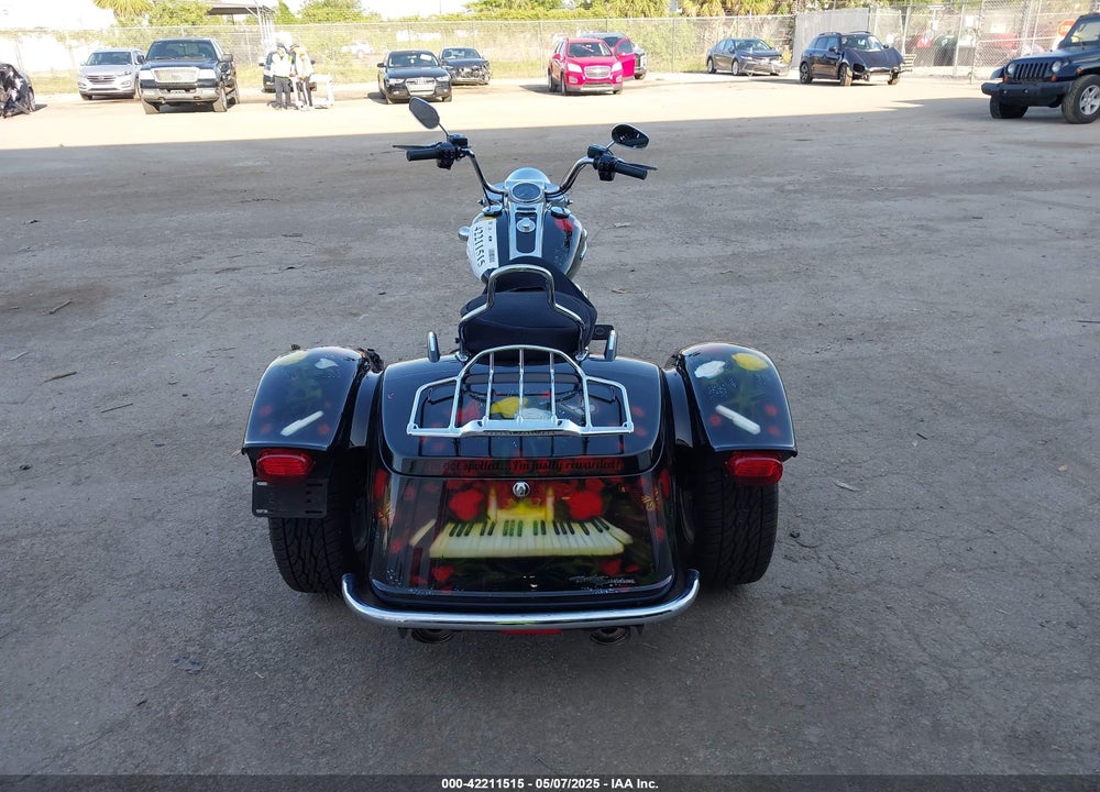 2015 HARLEY-DAVIDSON FLRT FREE WHEELER VIN: 1HD1MCM18FB850452