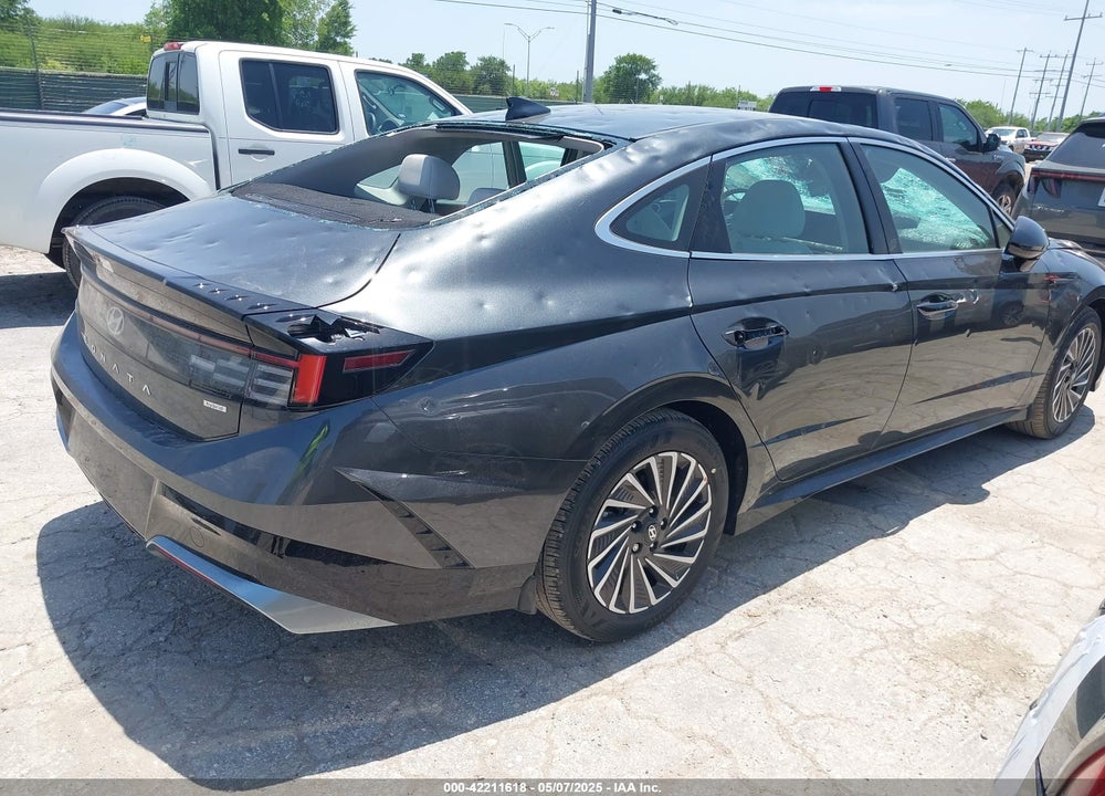 2025 HYUNDAI SONATA HYBRID VIN: KMHL34JJ1SA117193