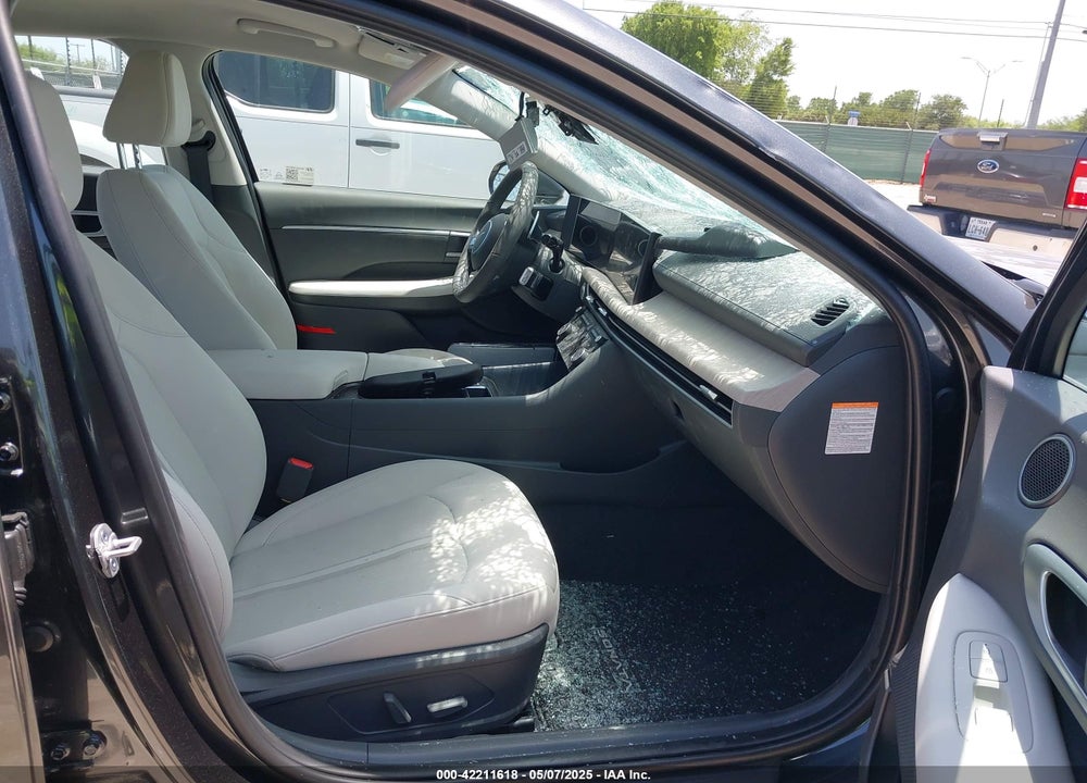 2025 HYUNDAI SONATA HYBRID VIN: KMHL34JJ1SA117193