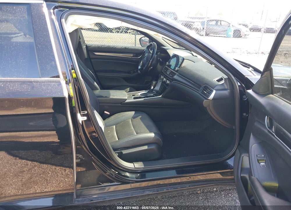 2022 HONDA ACCORD VIN: 1HGCV1F35NA061806