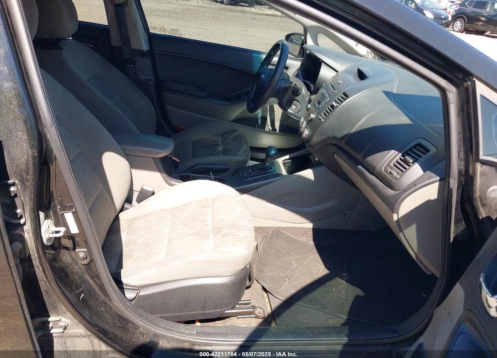 2016 KIA FORTE VIN: KNAFK4A67G5467716