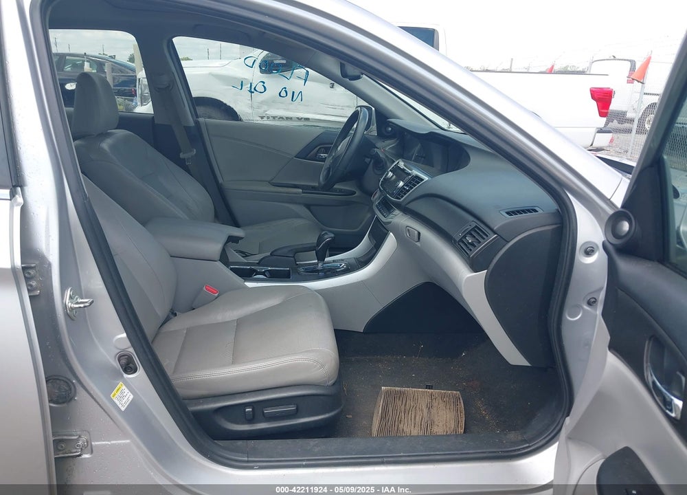 2015 HONDA ACCORD EX-L VIN: 1HGCR2F84FA113871