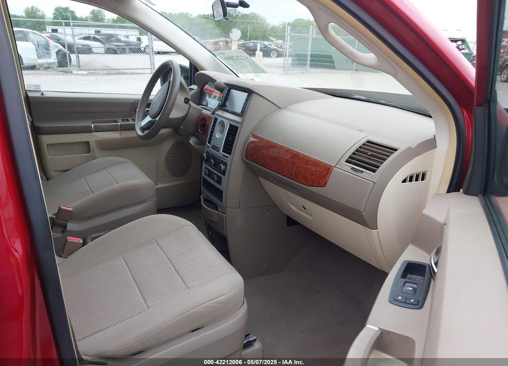 2009 CHRYSLER TOWN & COUNTRY VIN: 2A8HR44E49R525435