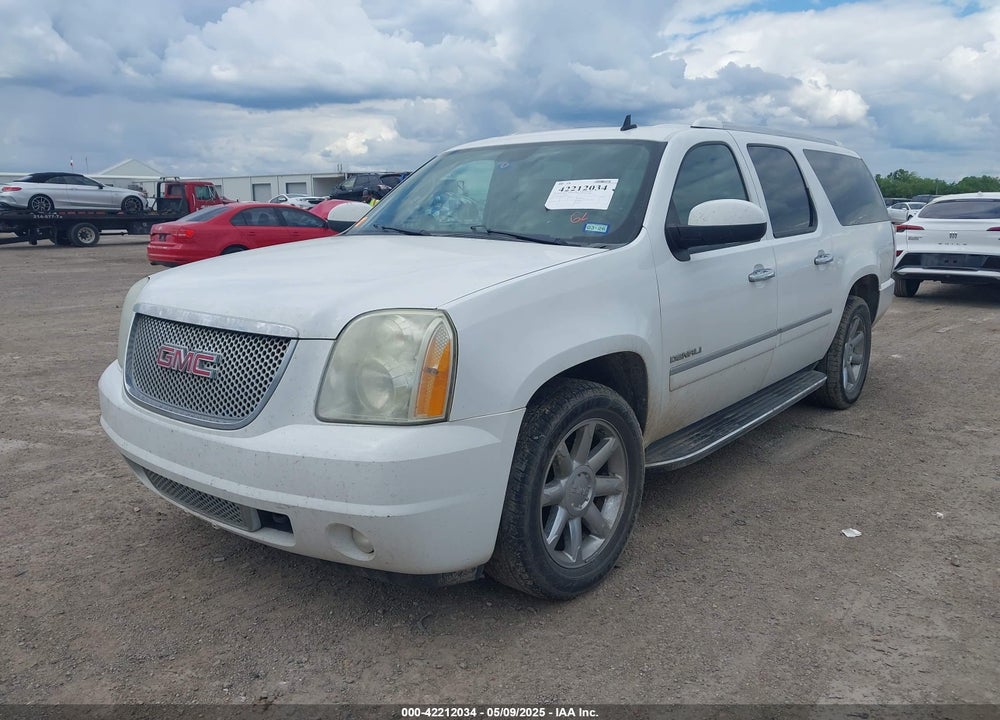 2011 GMC YUKON XL 1500 DENALI VIN: 1GKS2MEF3BR166569