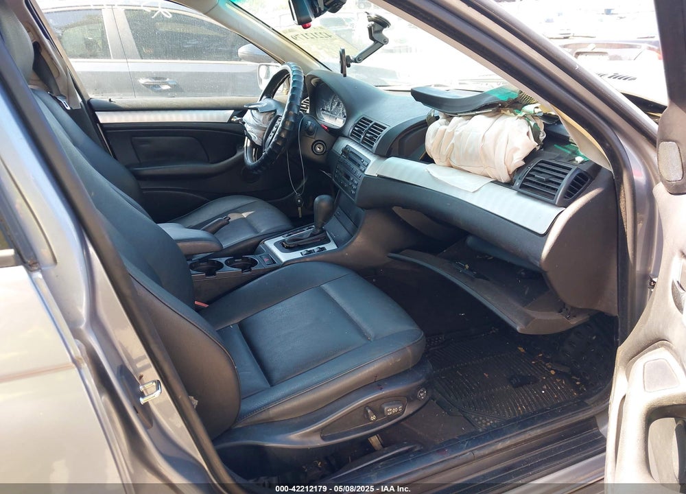 2005 BMW 325I VIN: WBAEV33455KW16647