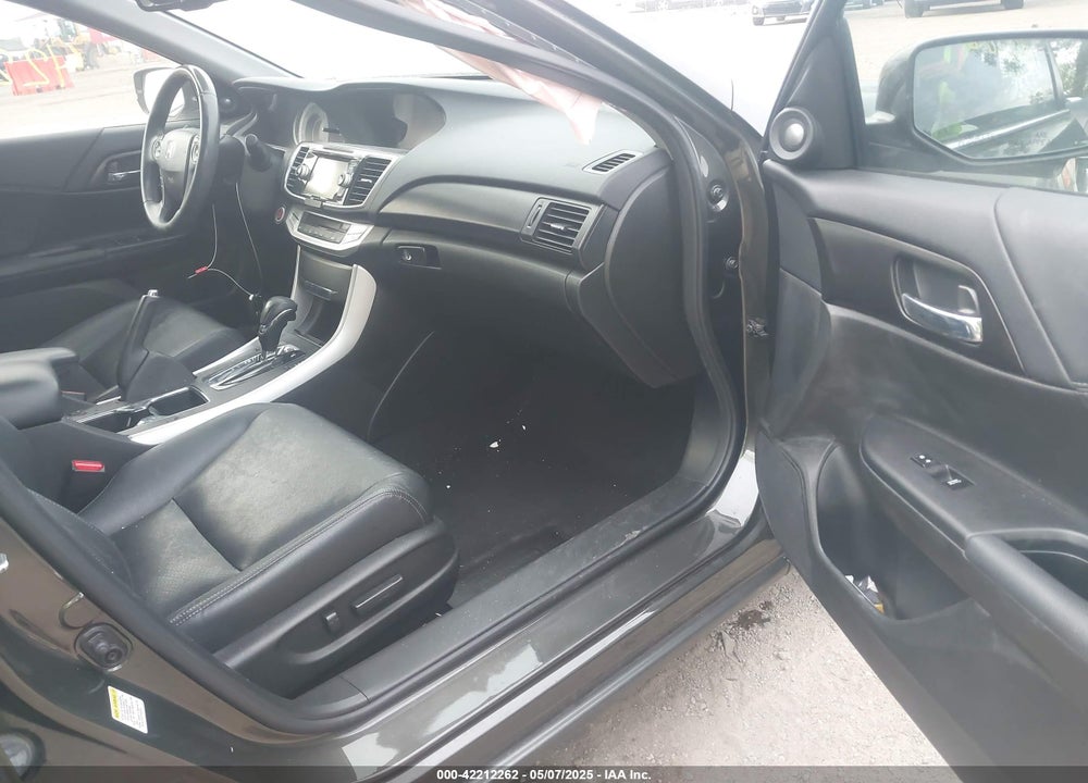 2015 HONDA ACCORD VIN: 1HGCR2F84FA128161