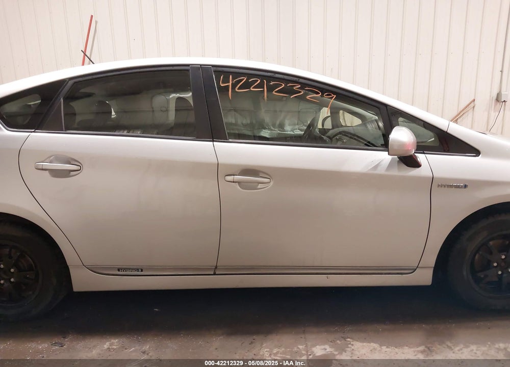 2015 TOYOTA PRIUS TWO VIN: JTDKN3DU8F1895586