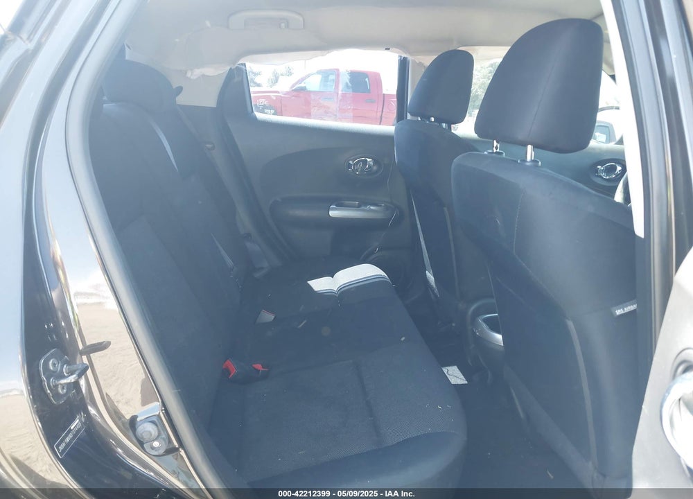 2011 NISSAN JUKE S VIN: JN8AF5MV8BT014403