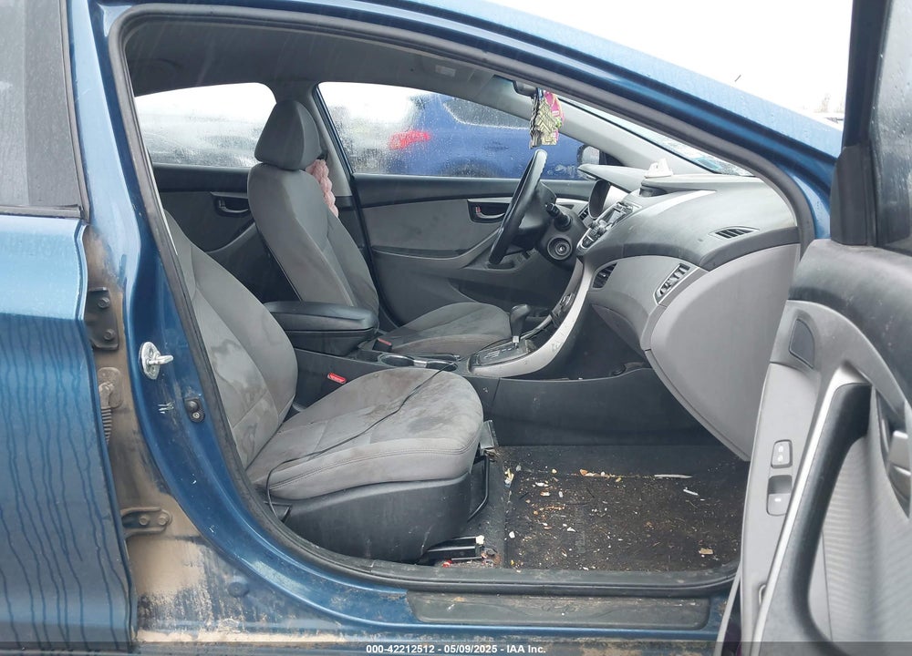 2013 HYUNDAI ELANTRA VIN: KMHDH4AE7DU954007