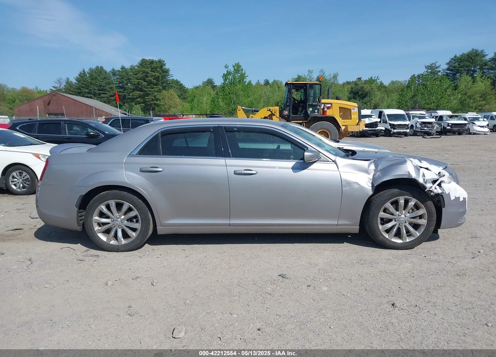 2017 CHRYSLER 300 VIN: 2C3CCARG5HH582585
