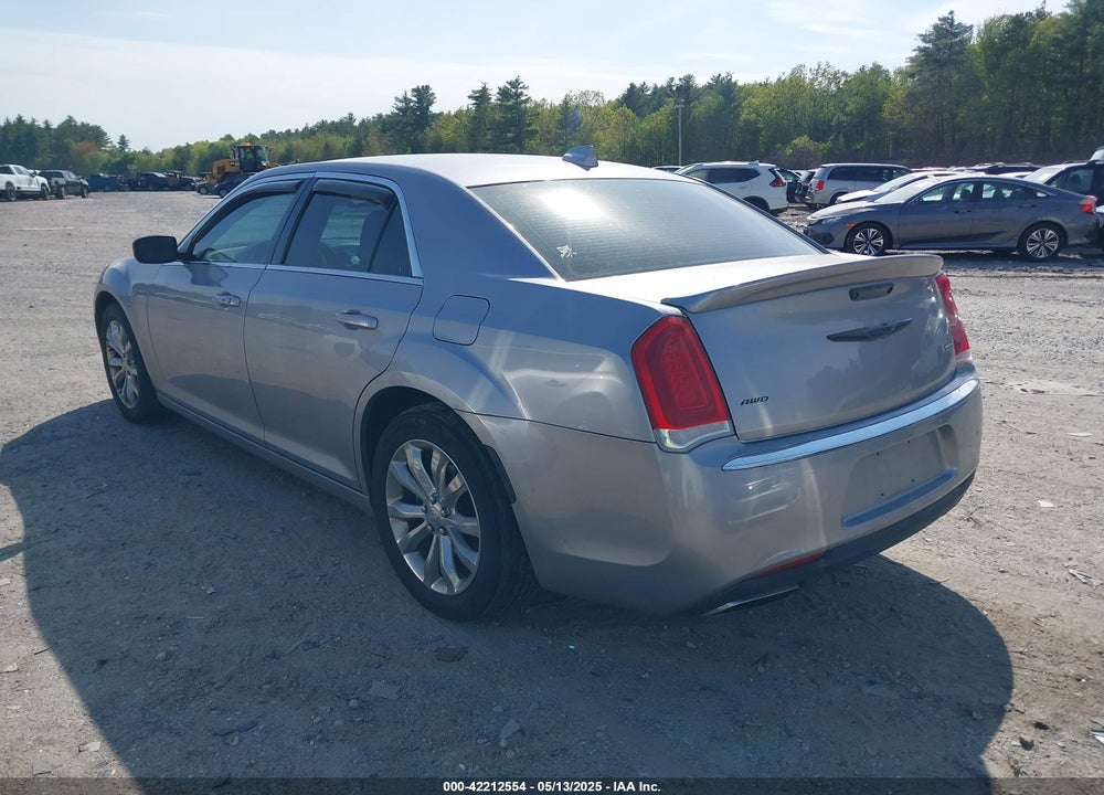 2017 CHRYSLER 300 VIN: 2C3CCARG5HH582585