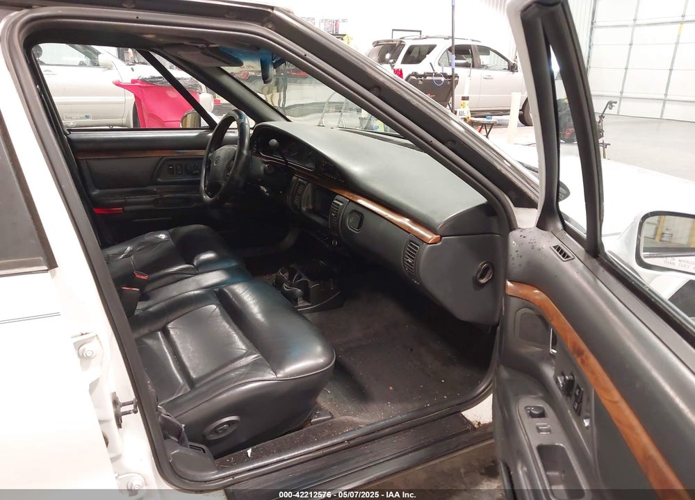 1998 OLDSMOBILE REGENCY VIN: 1G3HC52K9W4835831