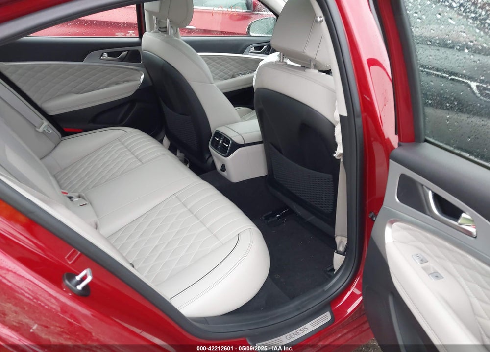 2021 GENESIS G70 2.0T AWD VIN: KMTG44LA0MU075456