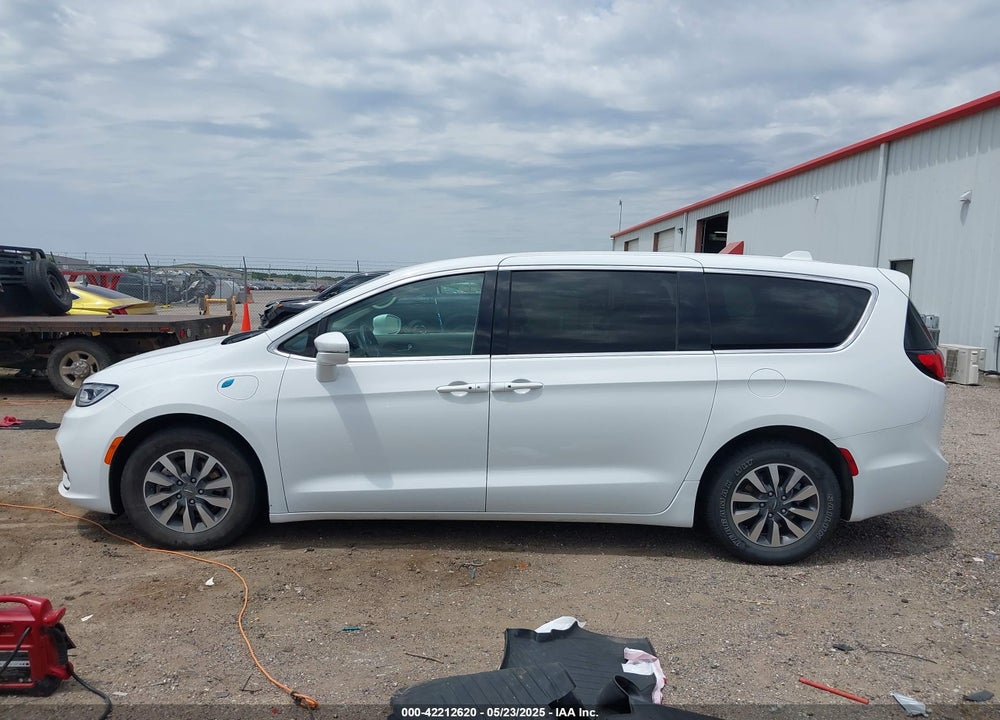 2022 CHRYSLER PACIFICA HYBRID TOURING L VIN: 2C4RC1L71NR164223