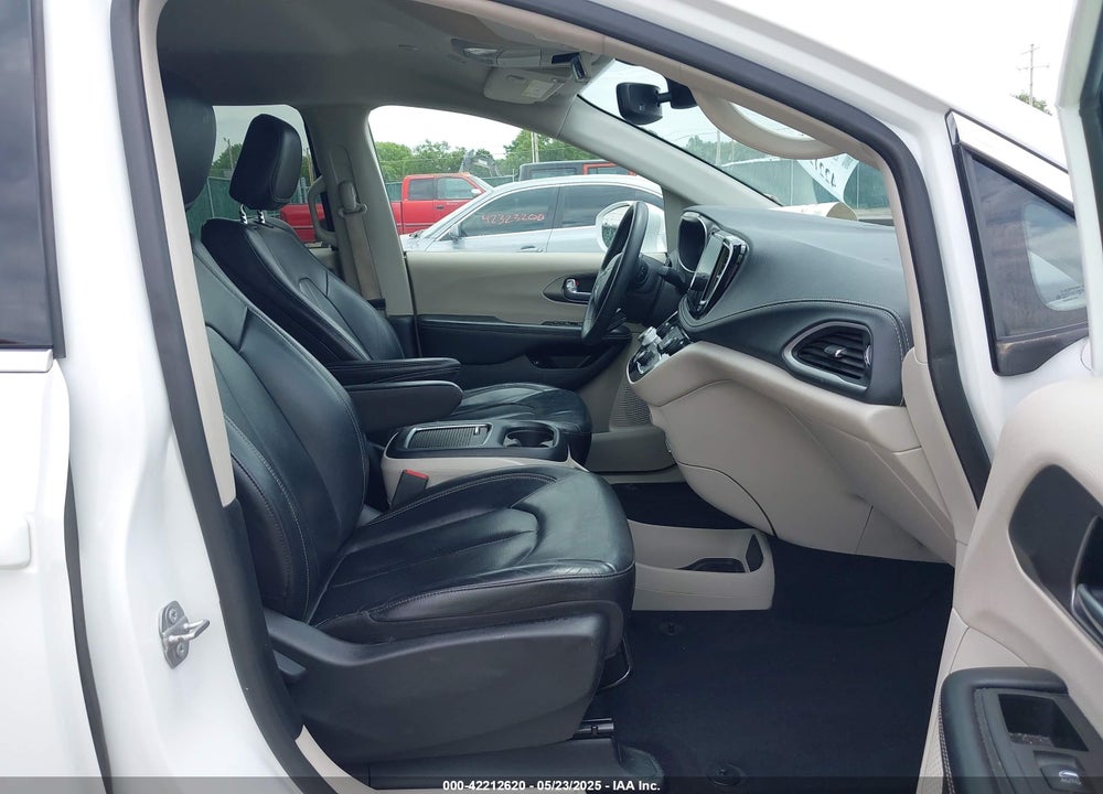 2022 CHRYSLER PACIFICA HYBRID TOURING L VIN: 2C4RC1L71NR164223