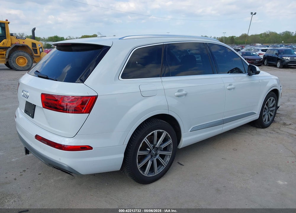 2019 AUDI Q7 VIN: WA1LAAF78KD002413
