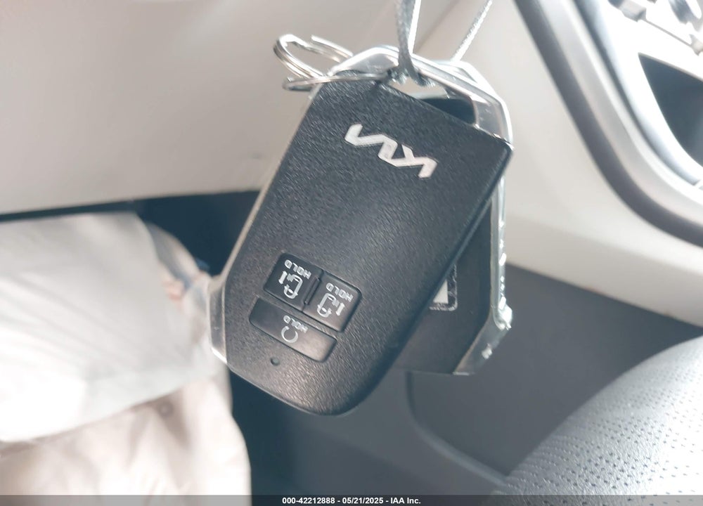 2022 KIA CARNIVAL MPV LX SEAT PACKAGE VIN: KNDNB4H35N6124792